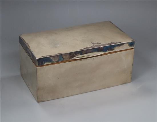 A George V silver cigar box, James Deakin & Sons, Chester, 1918, 25.6cm.